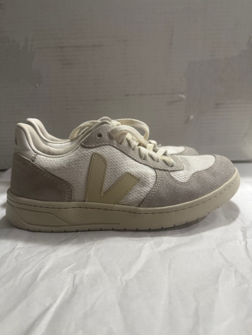 Veja Off-White and Light Gray Low-Top Sneakers - Picture 4 of 10